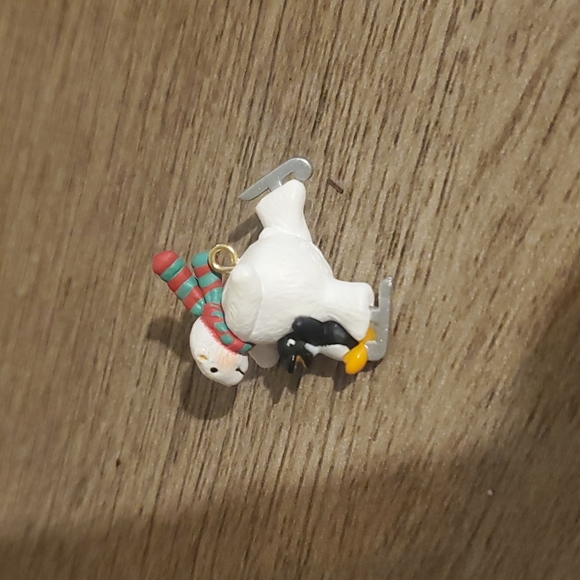 Hallmark Miniatures - Picture 2 of 2